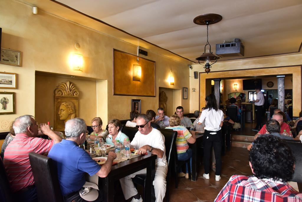 Da Vinci Hotel Brasov Bagian luar foto