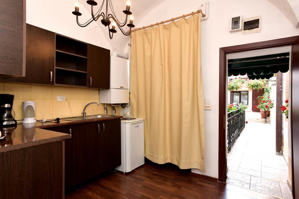 Da Vinci Hotel Brasov Bagian luar foto