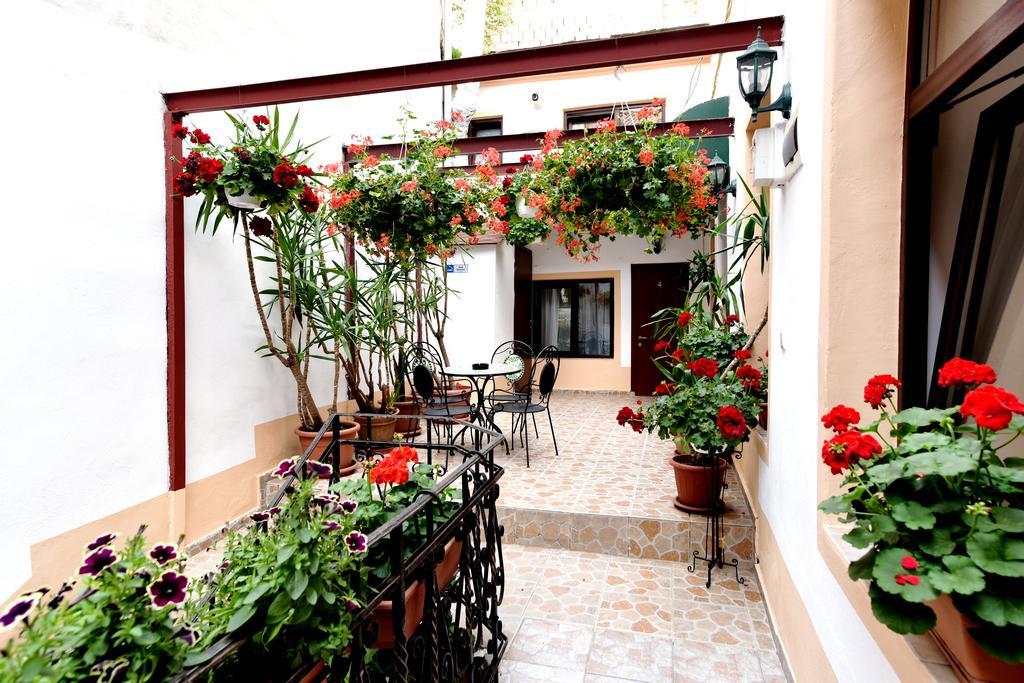 Da Vinci Hotel Brasov Bagian luar foto