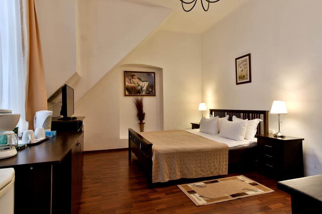 Da Vinci Hotel Brasov Bagian luar foto