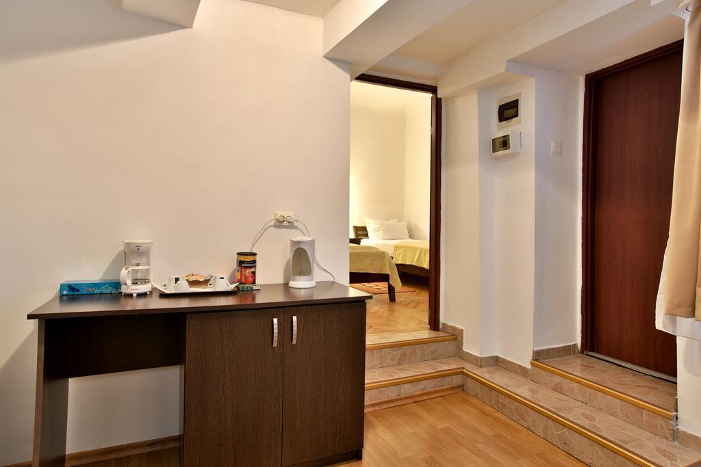 Da Vinci Hotel Brasov Bagian luar foto