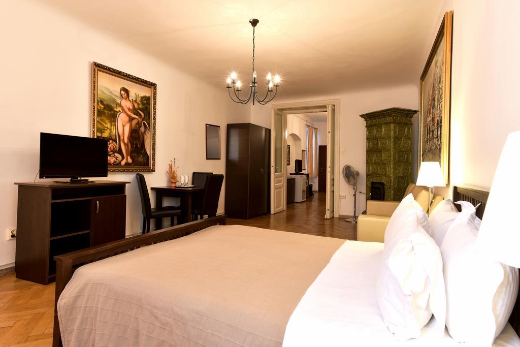 Da Vinci Hotel Brasov Bagian luar foto