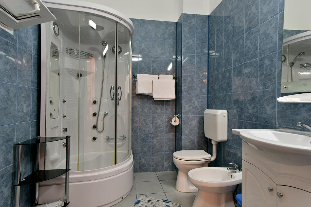 Da Vinci Hotel Brasov Bagian luar foto