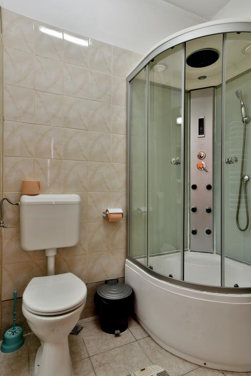 Da Vinci Hotel Brasov Bagian luar foto